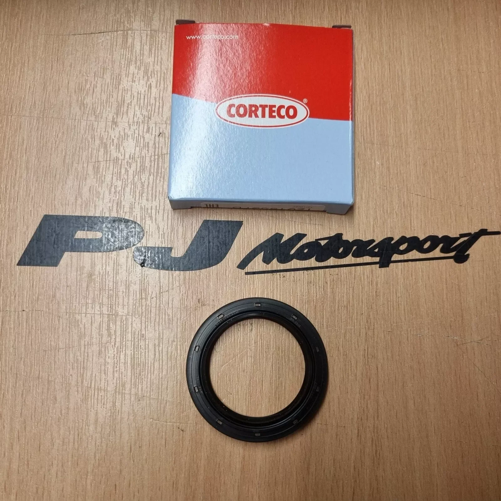 Cosworth 4x4 rear gearbox seal MT75 gearbox o.e manufacture