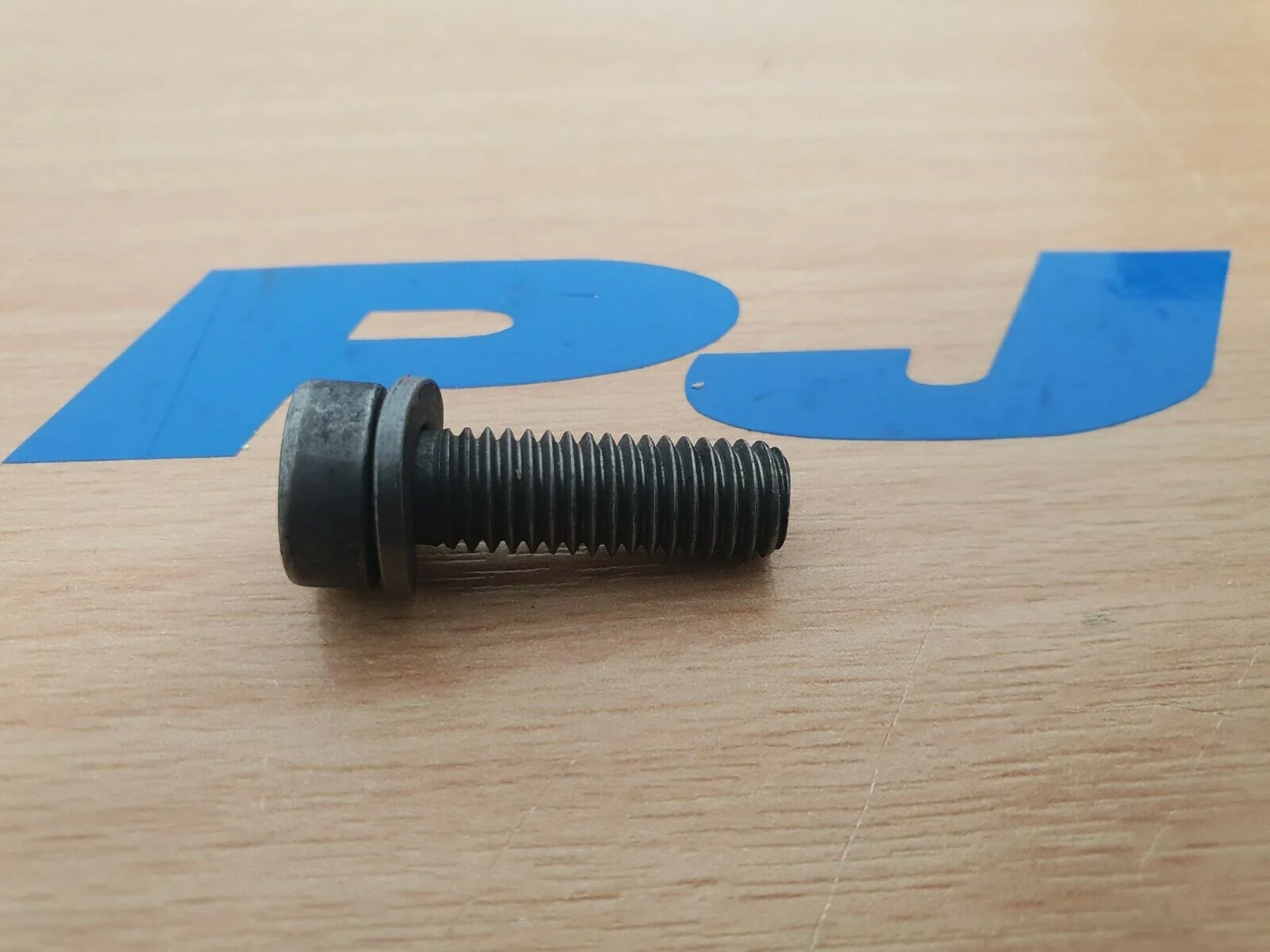 Cosworth yb/pinto oil pump bolt