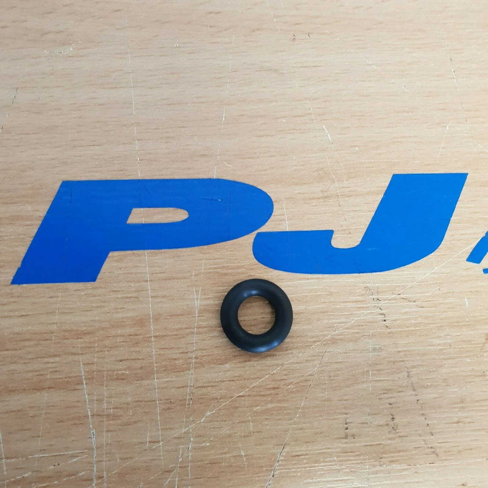 Cosworth yb fuel regulator seal